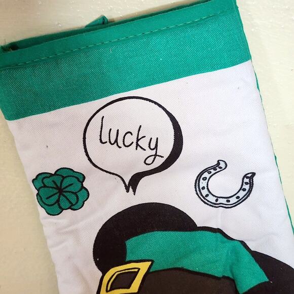 Disney Mickey Mouse St. Patrick's Day Oven Mitt Full Size Never Used "Lucky" - Picture 4 of 6